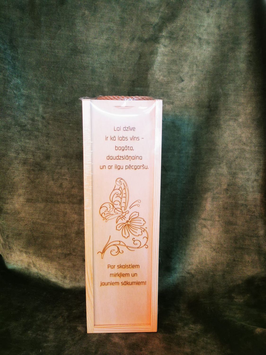 Kaste vīnam ar striķīti "Lai dzīve ir kā labs vīns - bagata"