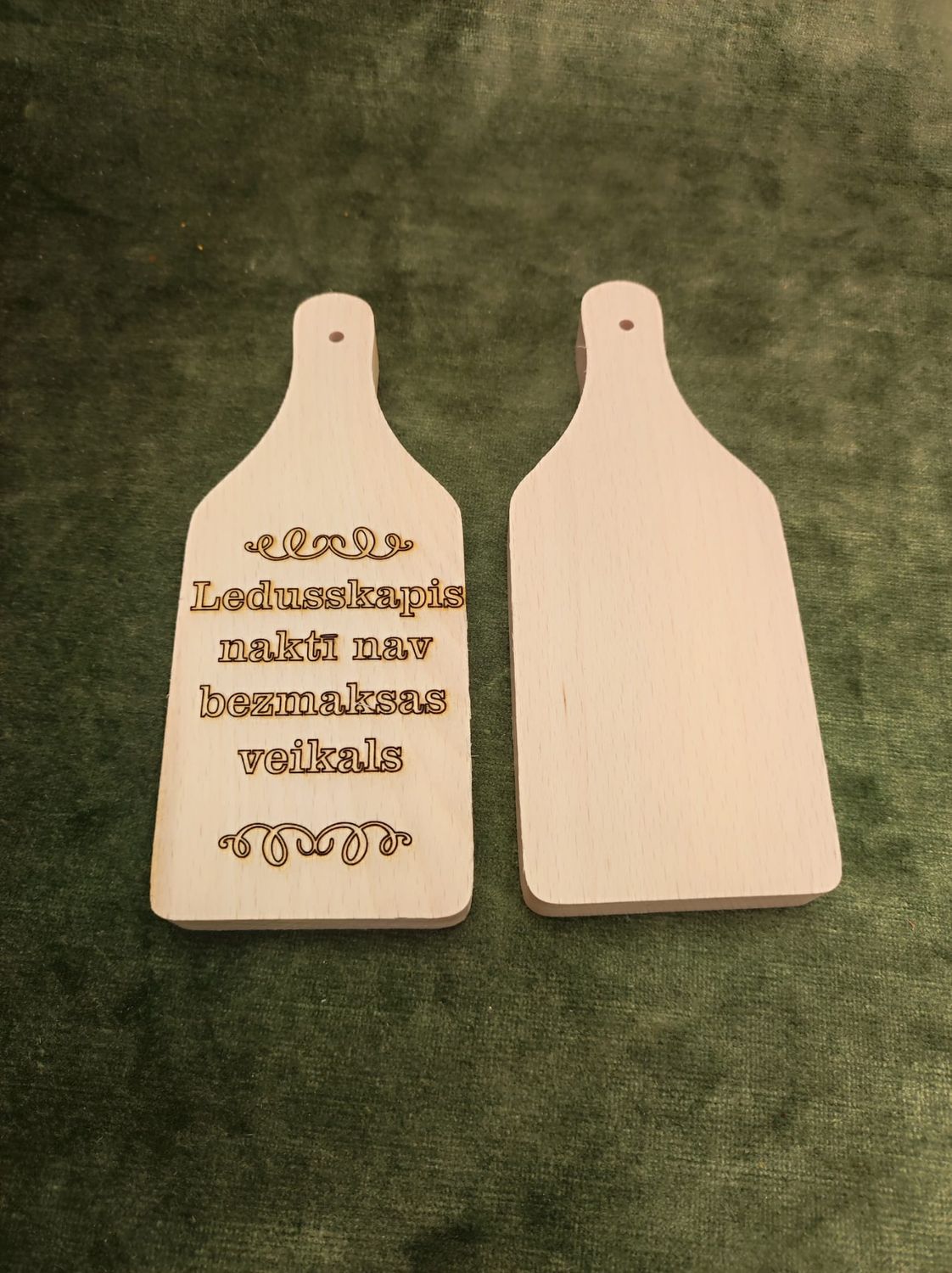 Koka dēlis ''Ledusskapis naktī nav bezmaksas veikals''