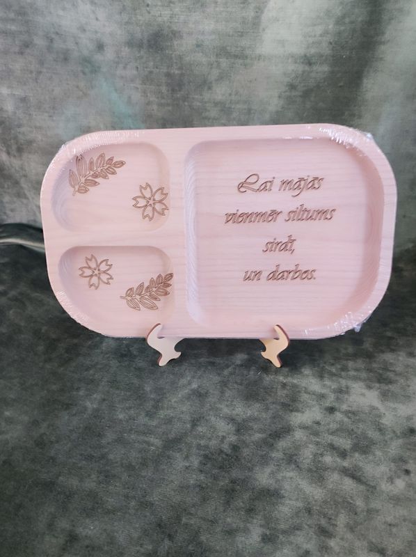 Koka trauks ''Ļai mājās vienmēr siltums sirdī''