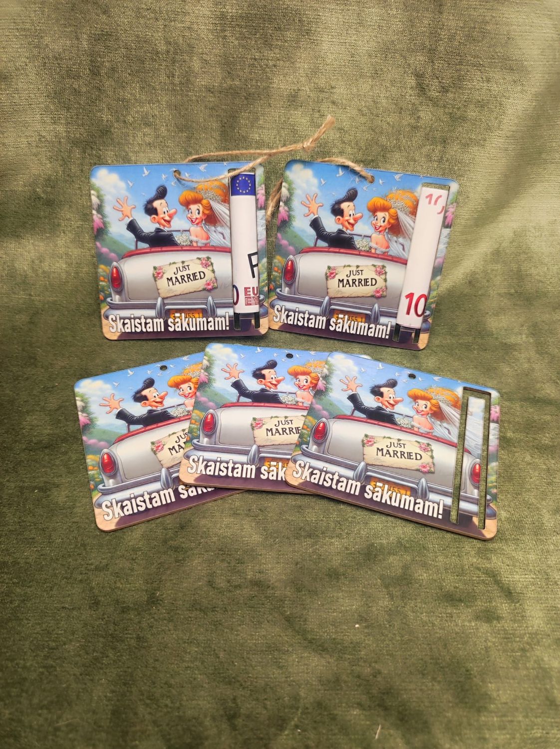 Kartona naudas turētājs ar auklu ''Skaistam sākumam!''