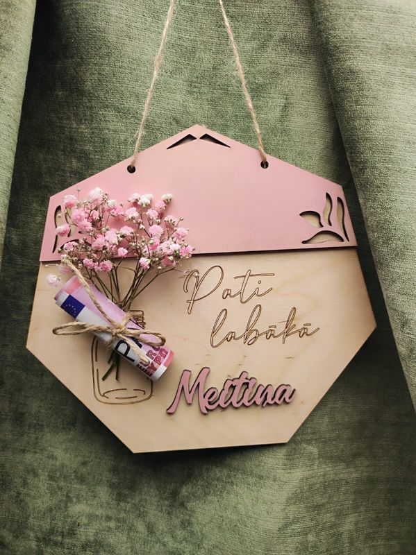 Sienas dekors krāsaini ''Meitiņa''