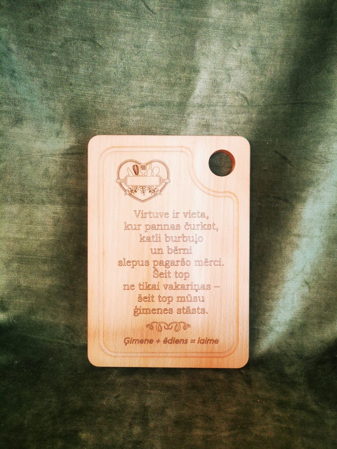 Virtuves dēlis ''Ģimene + ēdiens = laime''