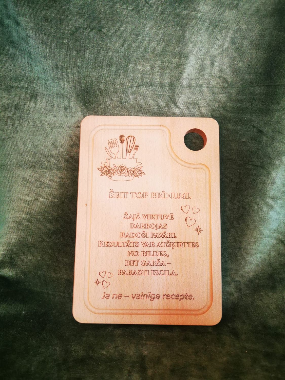 Virtuves dēlis ''Šeit top brīnumi''