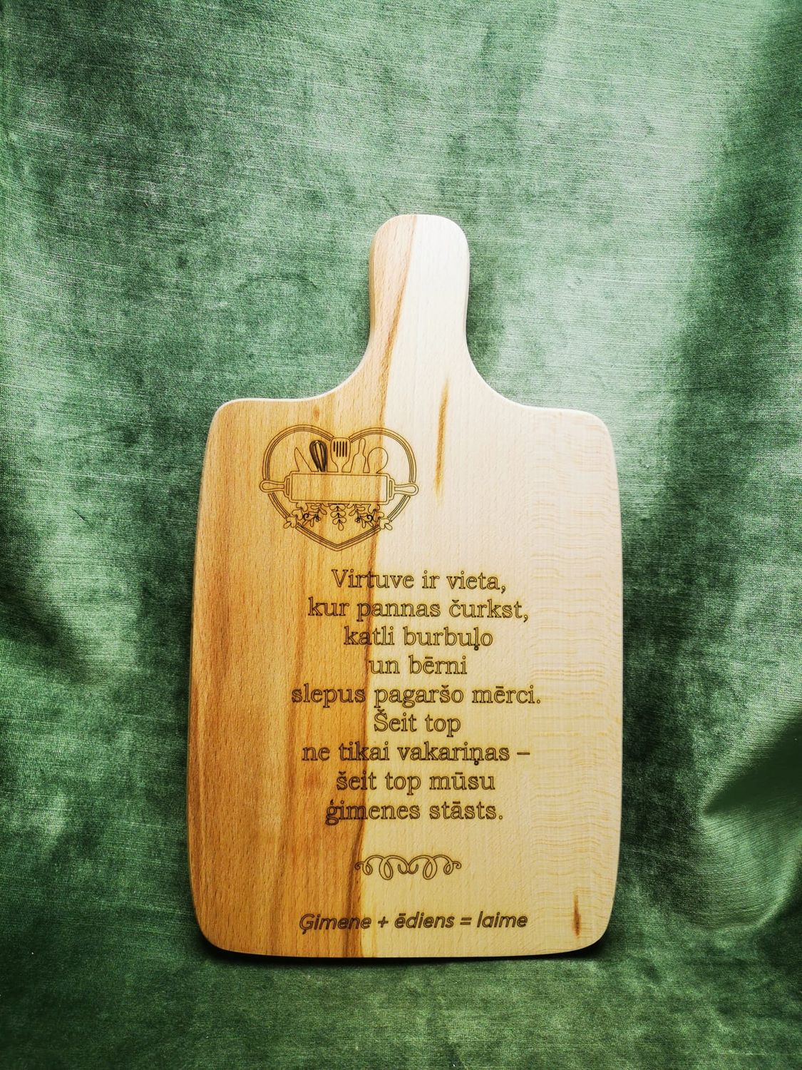 Virtuves dēlis ''Ģimene + ēdiens = laime''