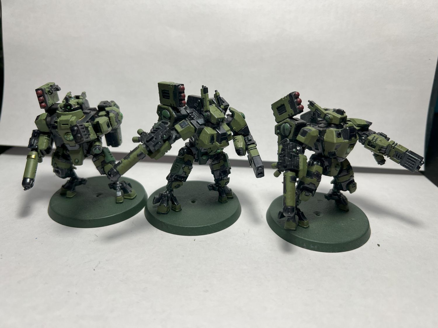 TAU T&#39;AU XV8 Crisis Battlesuit Team USED WARHAMMER 40K