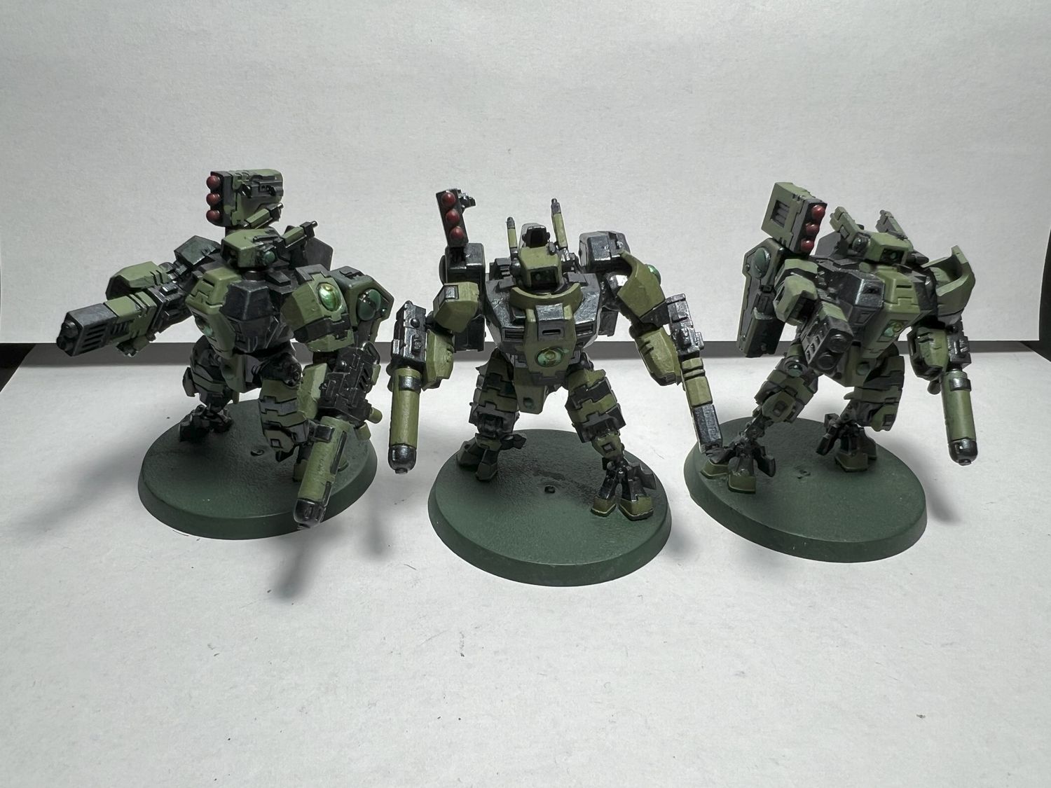 TAU T&#39;AU XV8 Crisis Battlesuit Team USED WARHAMMER 40K