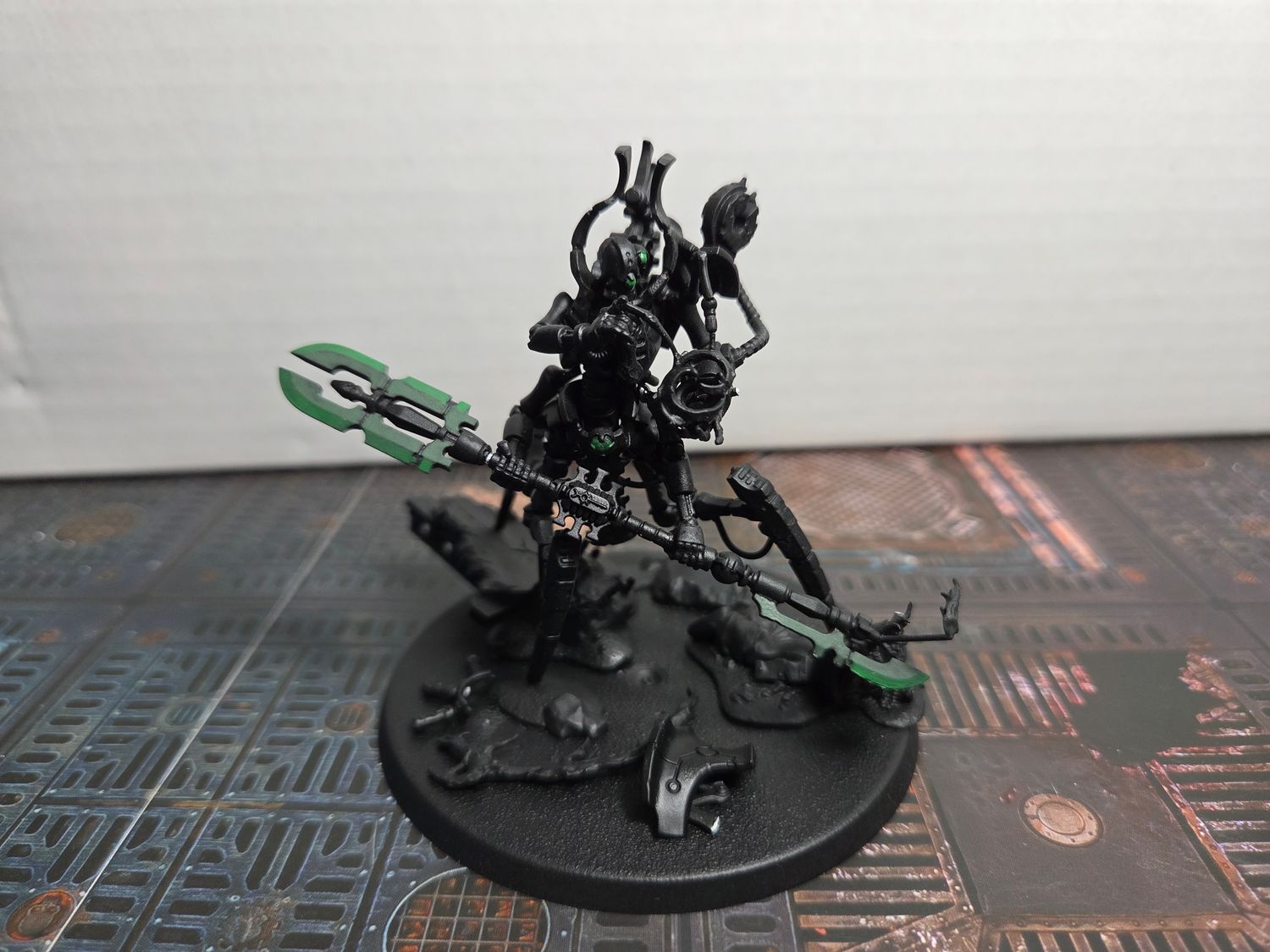 USED NECRON Illuminor Szeras