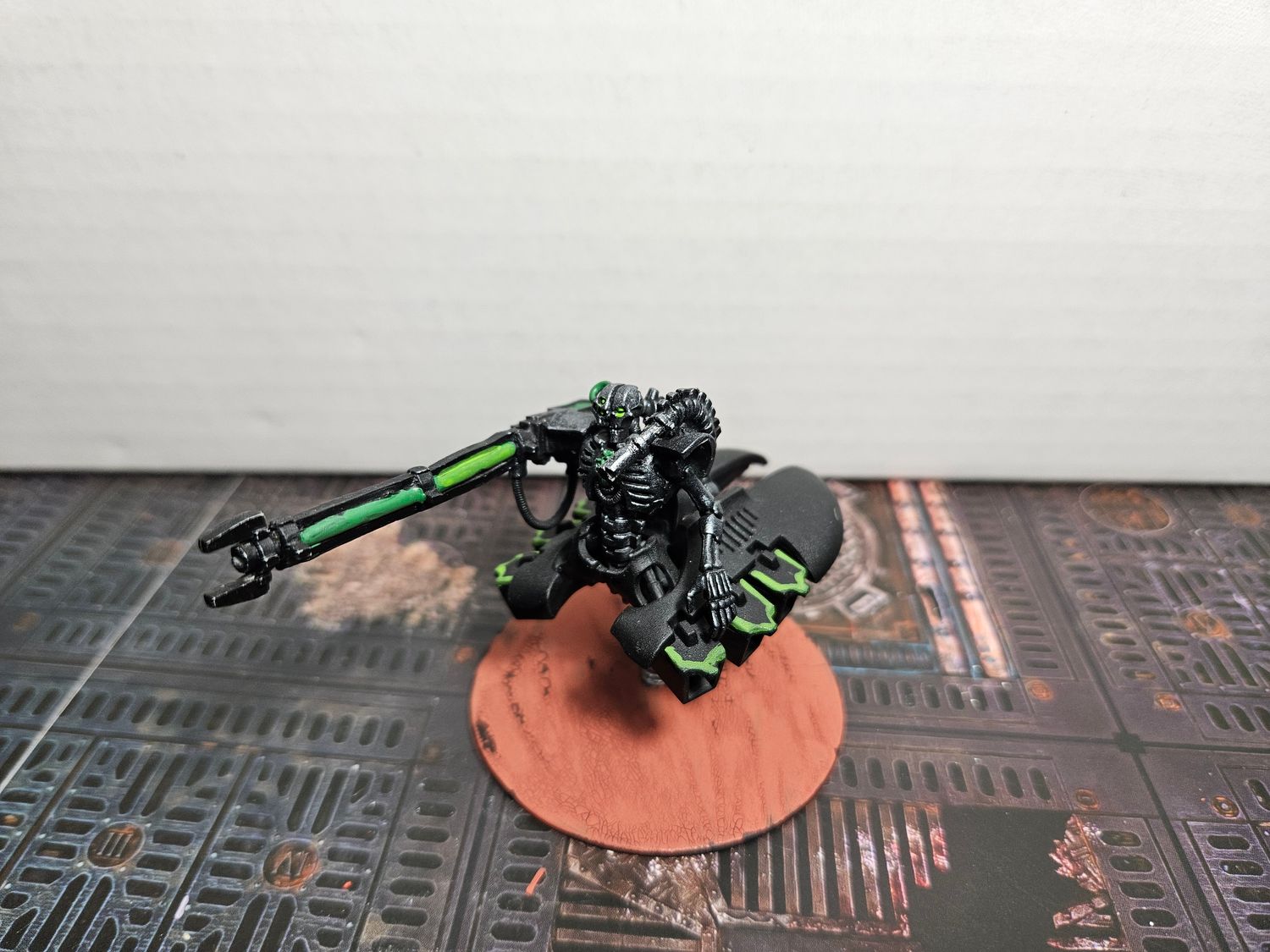 USED NECRON OLD SCULPT Lokhust Heavy Destroyer #1