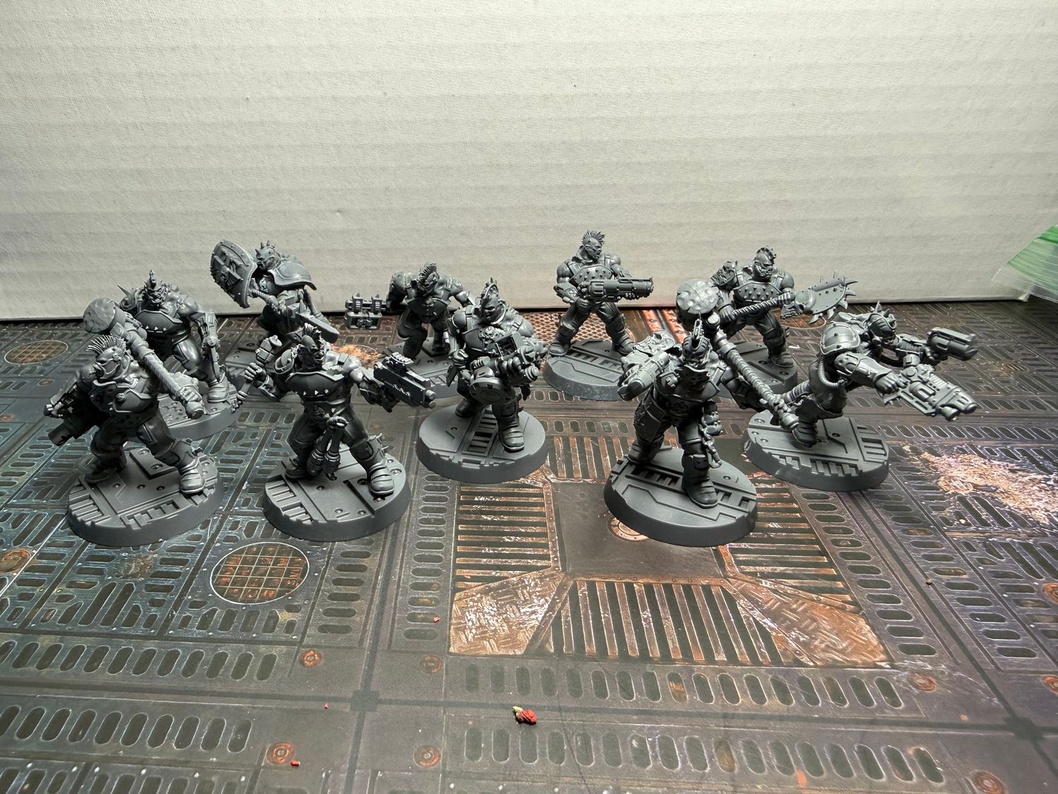 USED WARHAMMER 40K NECROMUNDA GOLIATH GANG