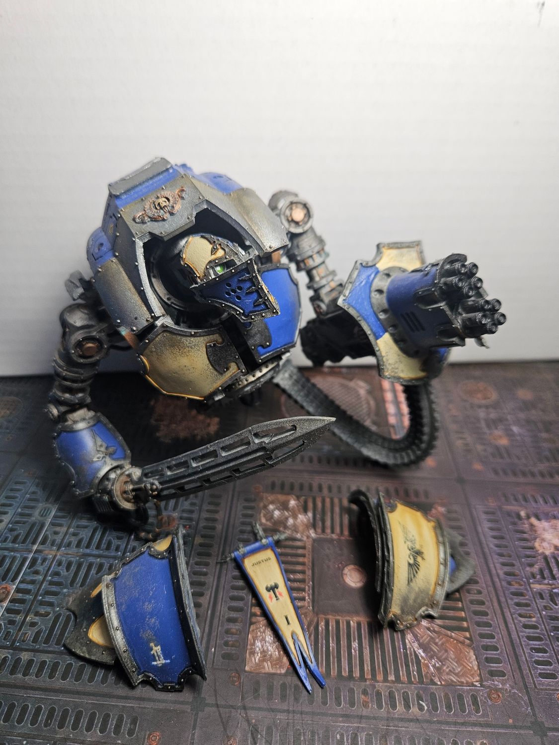 USED WARHAMMER 40K IMPERIAL KNIGHT Forgeworld  Cerastus Knight Castigator