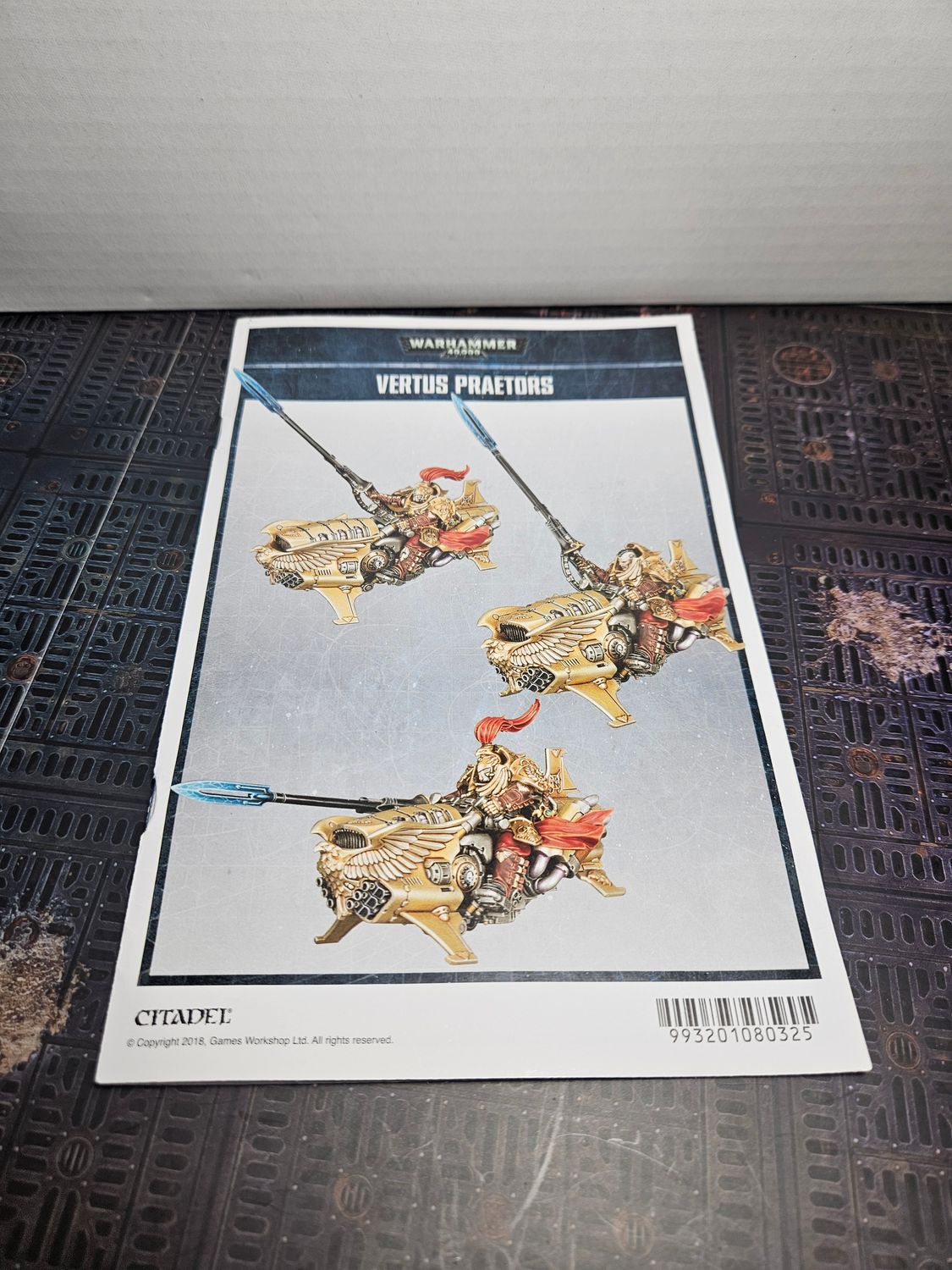 USED WARHAMMER 40K CUSTODES Shield-Captain on Dawneagle Jetbike