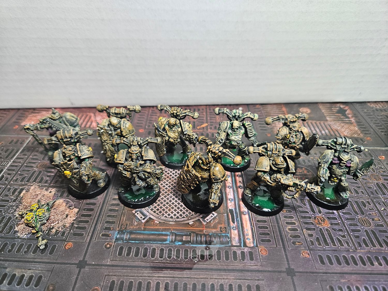 USED WARHAMMER DEATH GUARD: Kitbashed oop Plauge Marines