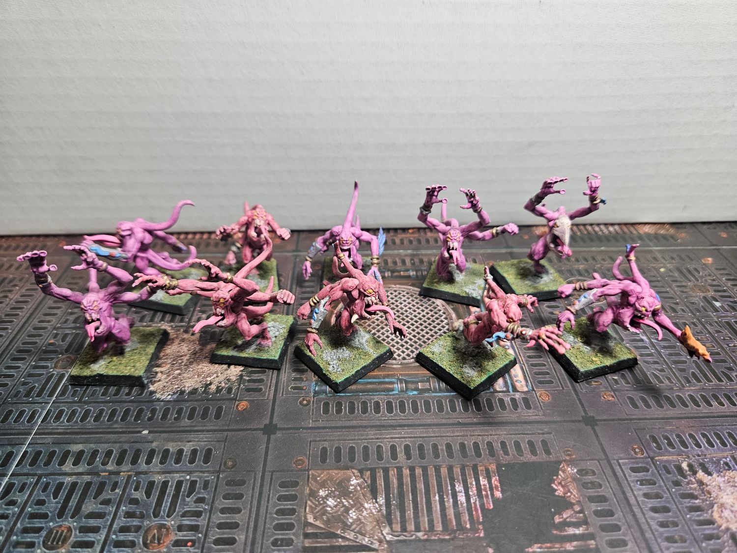 USED WARHAMMER DEMONS: Pink Horrors