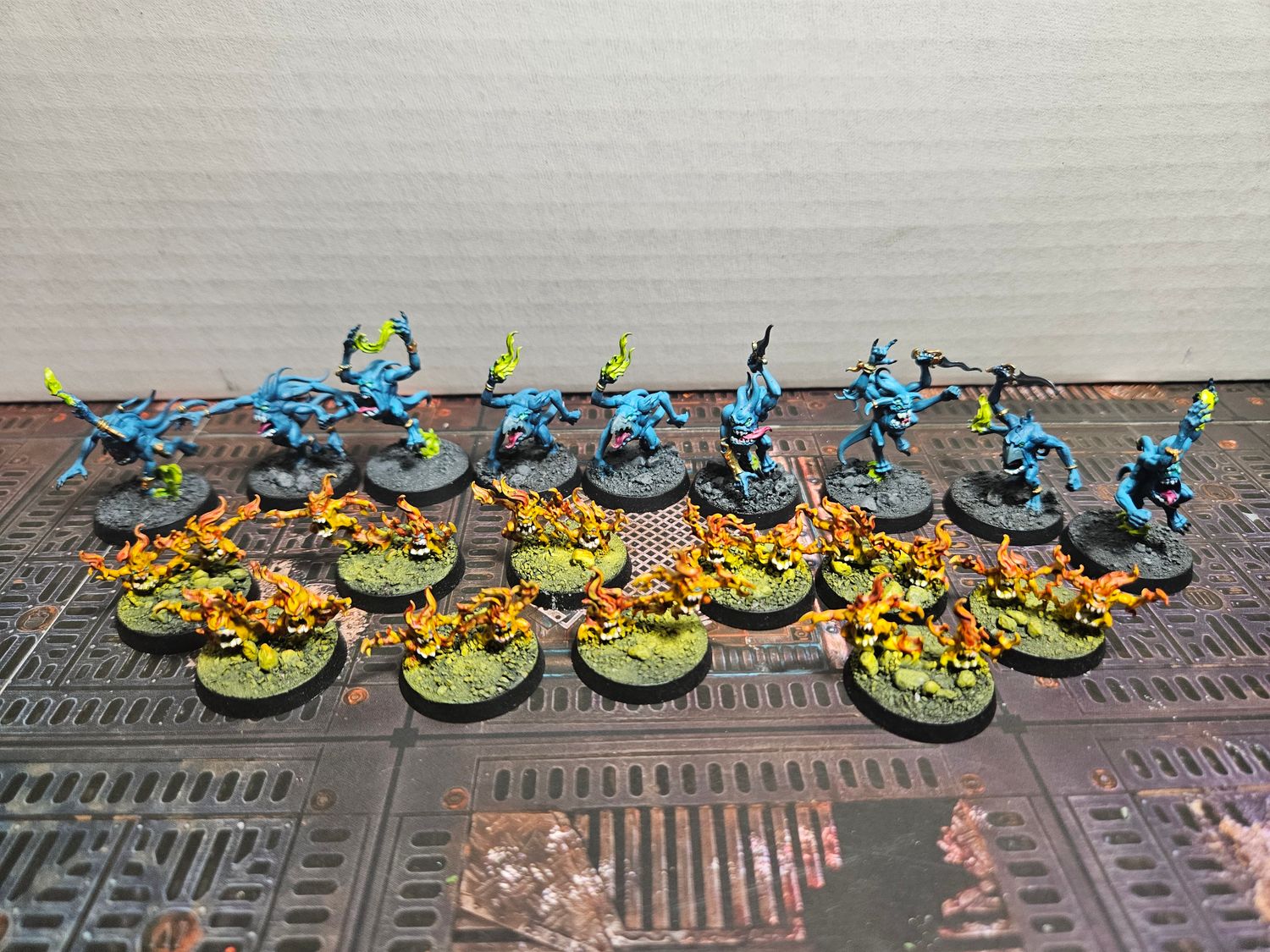 USED WARHAMMER DEMONS:Blue/Brimstone Horrors