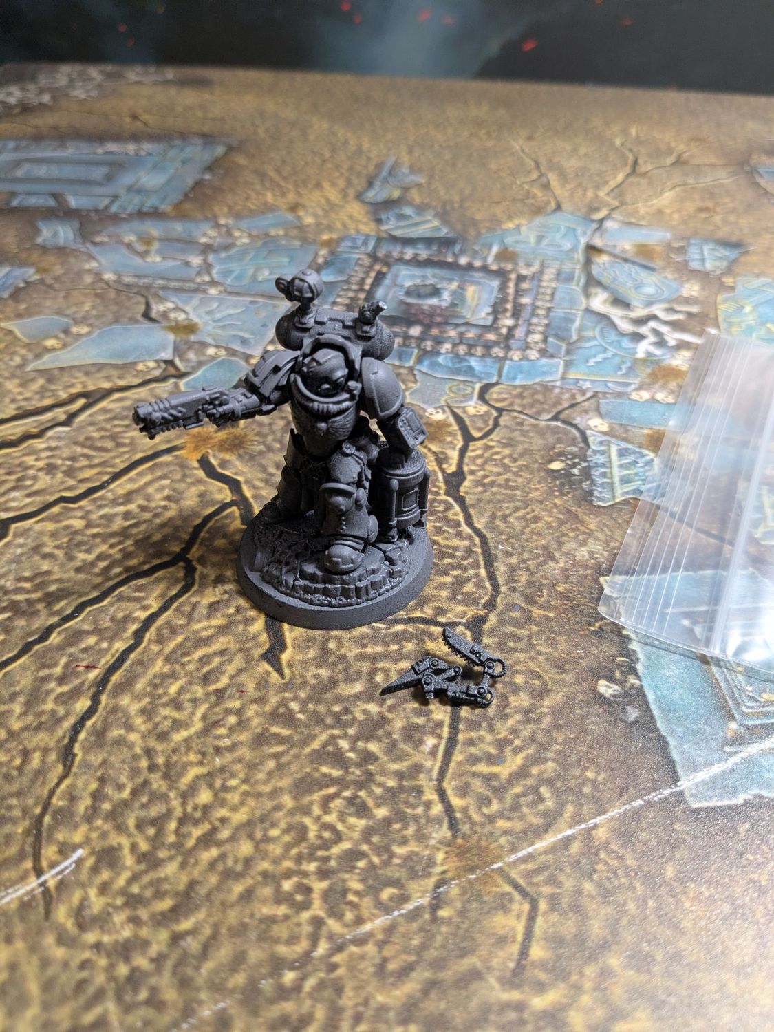 40k Space Marines: Apothecary Biologis