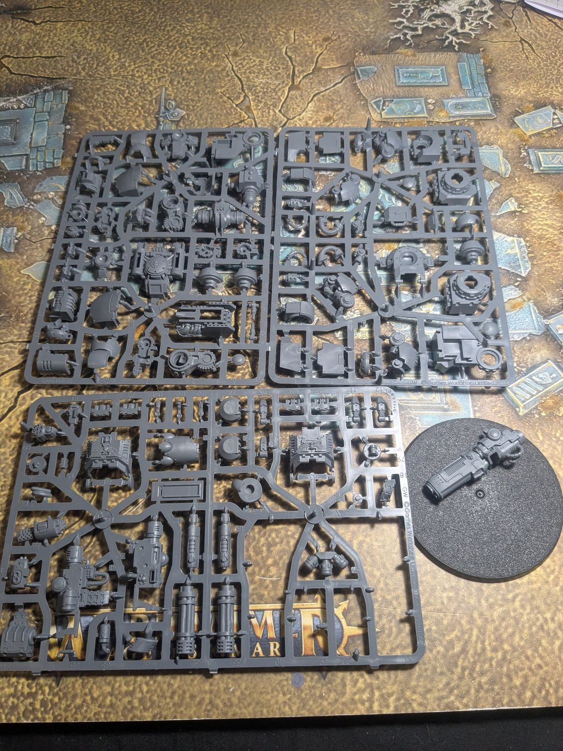 40k Space Marines: Redemptor Dreadnought 