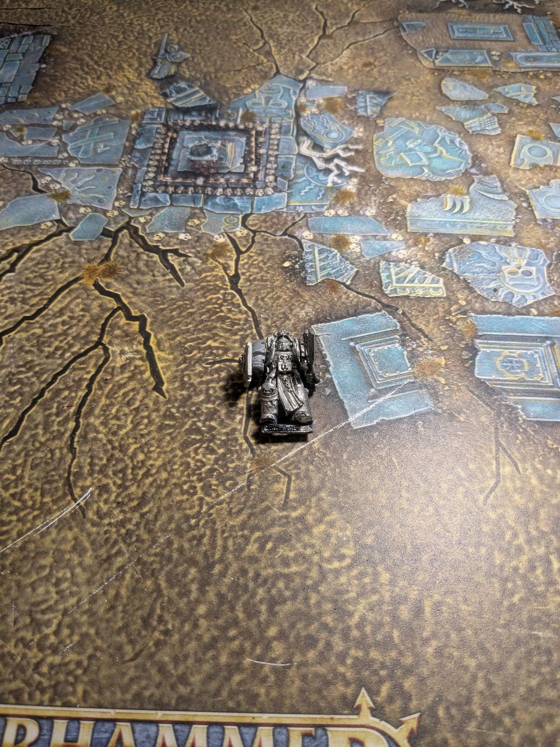 40k Space Marines: Librarian in Terminator Armour 