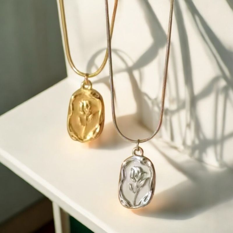 Tulip Imprint Necklace
