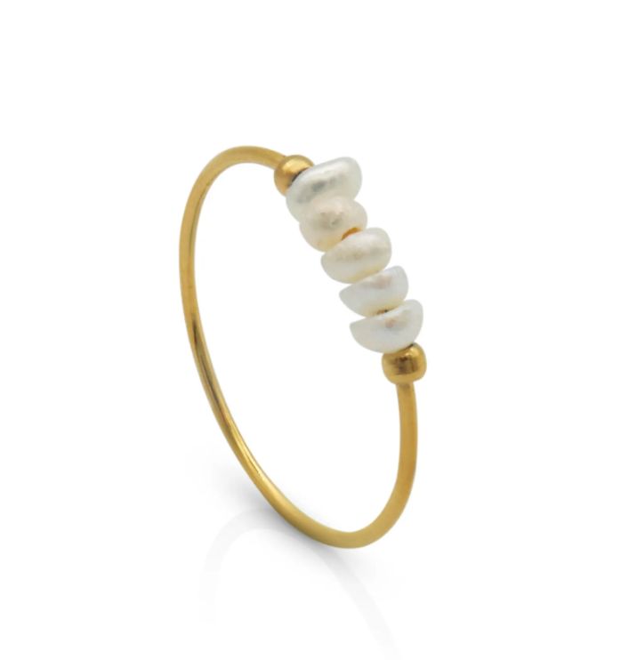 Dainty Pearl Ring