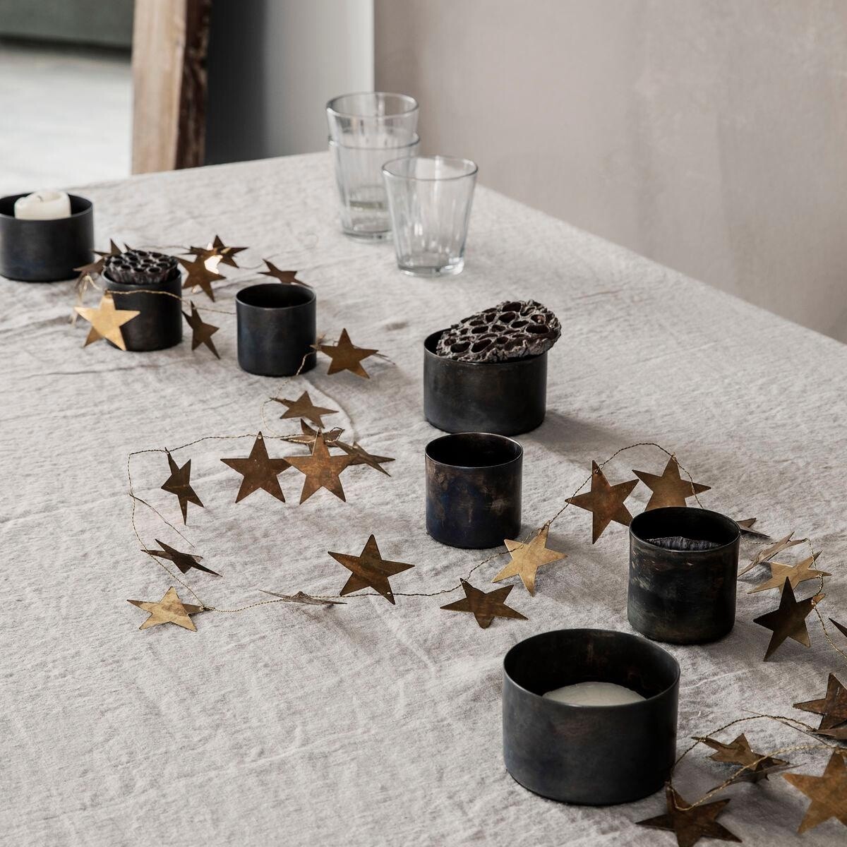 Star Garland, Colour: antique brass