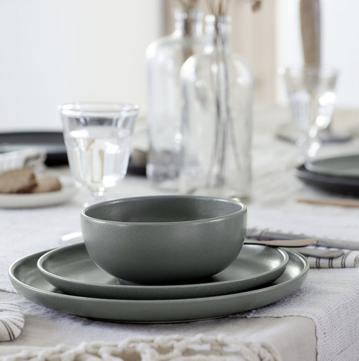 Pacifica Dish Collection | Artichoke