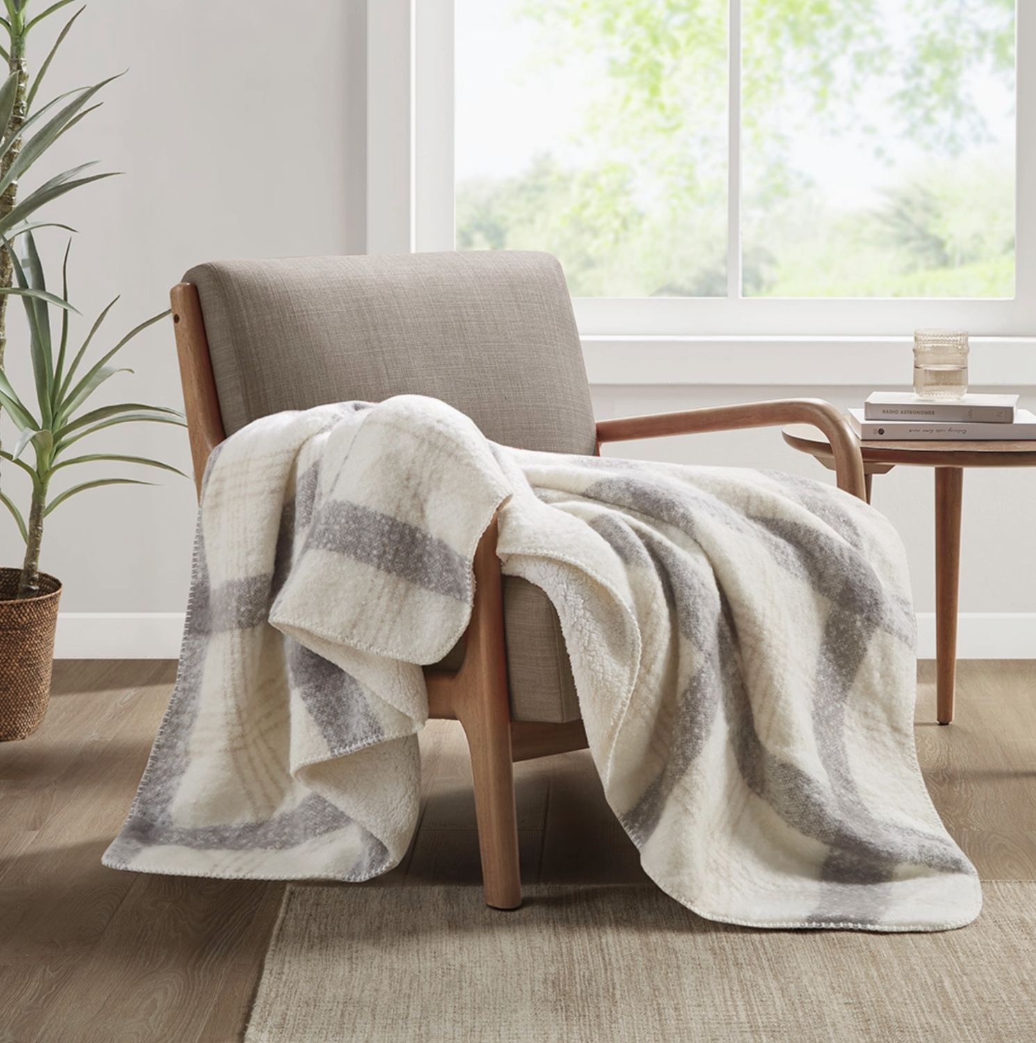 Plaid Sherpa Throw | Ivory