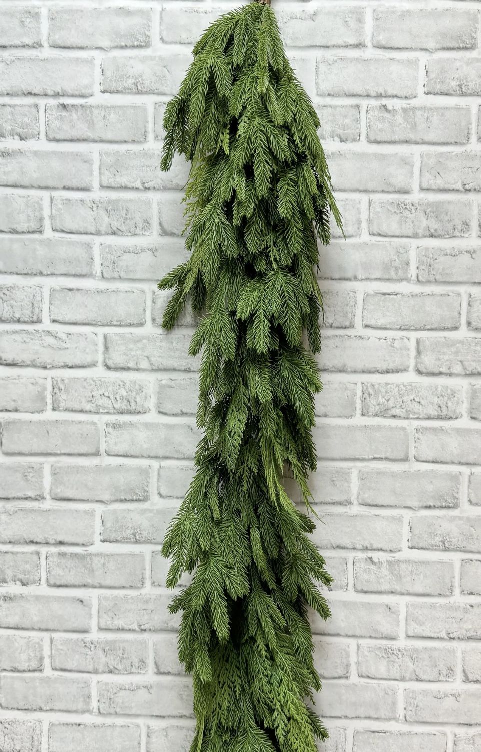 Fresh Touch Spruce &amp; Cedar Garland