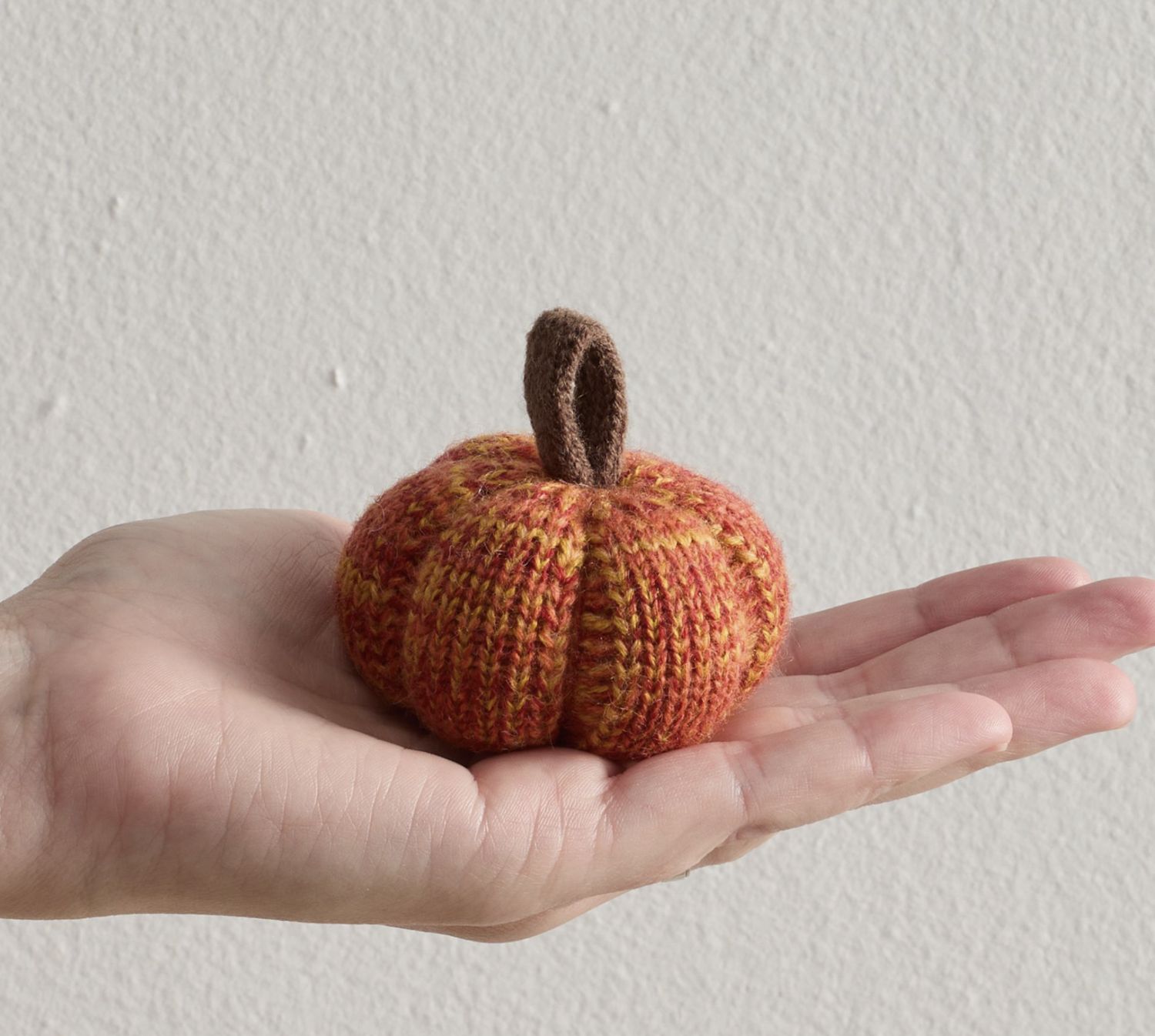 Knit Pumpkin | Sunset, Size: Small