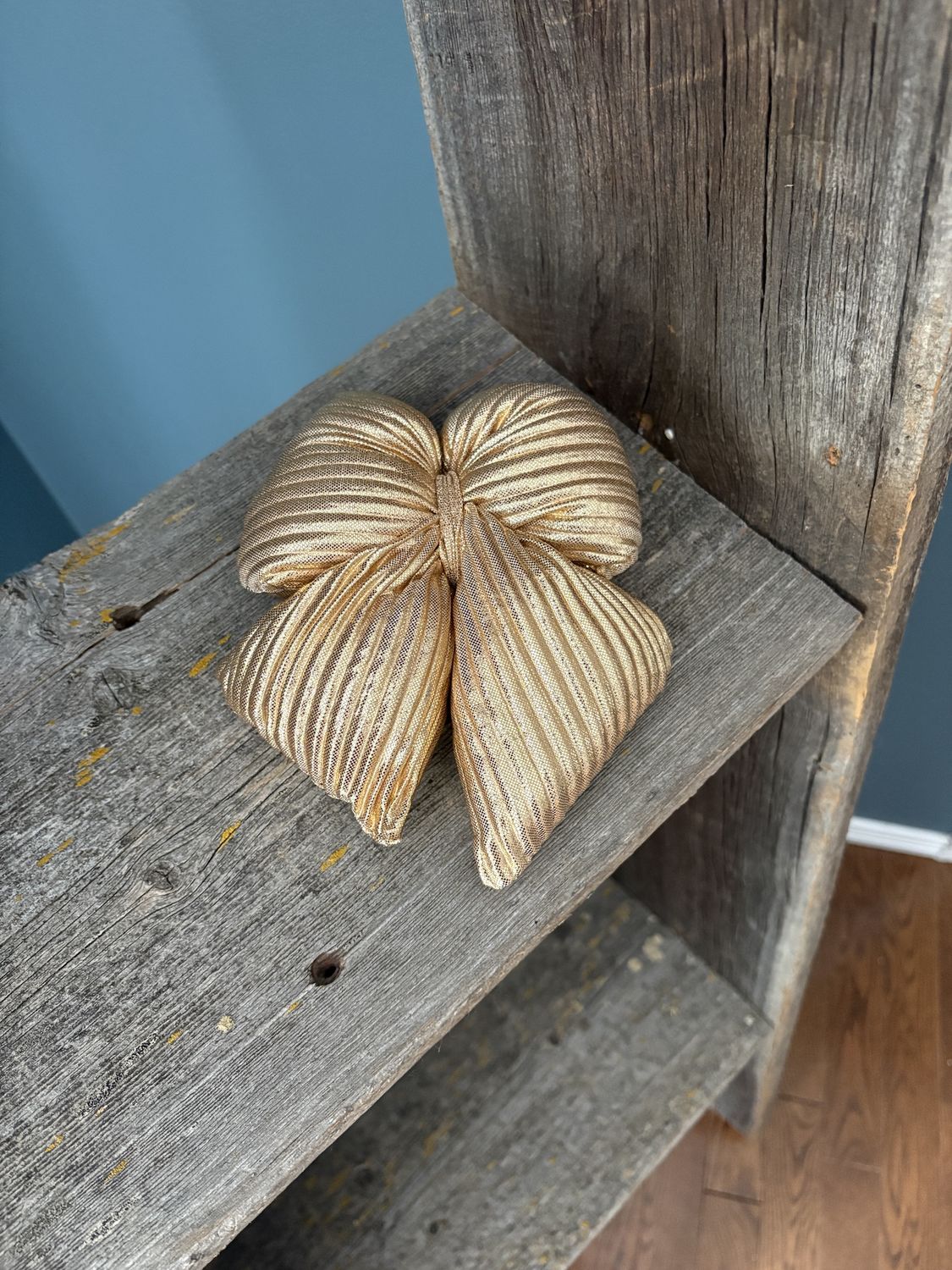 Velvet Pleated Gold Bow | Small