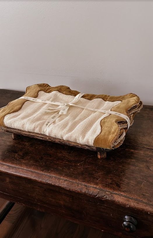 Velvet Scallop Runner | Gold