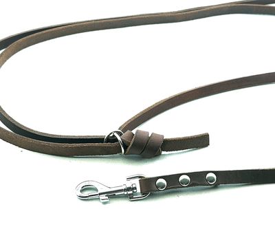 Shoulder leash, infinitely adjustable, 2 cm wide.