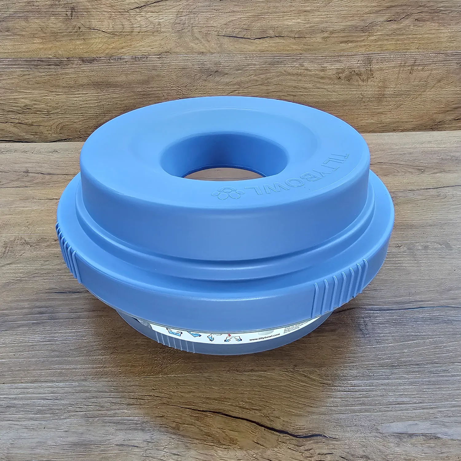Leak-Proof Tilty Bowl XL Water Bowl in light blue