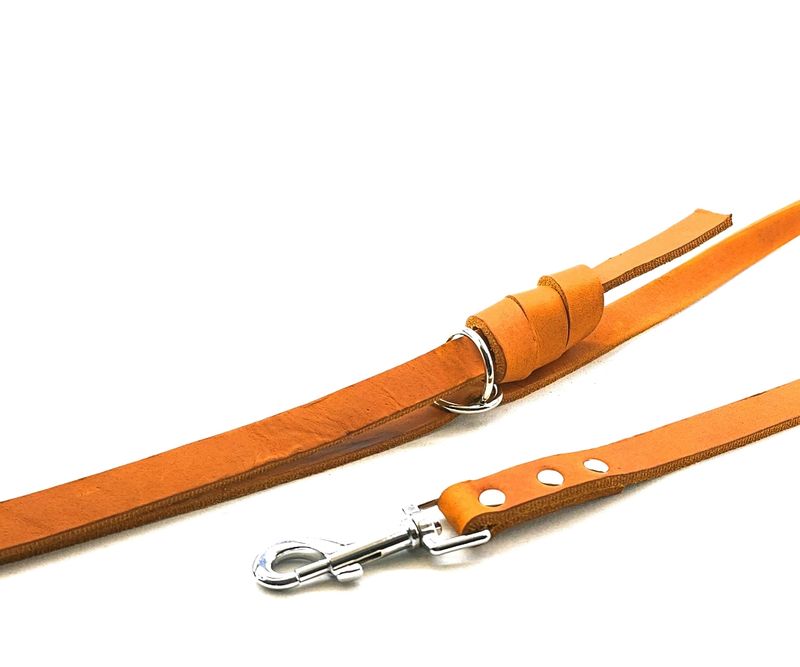 Shoulder leash in cognac oiled leather, 2 cm wide, without stitching