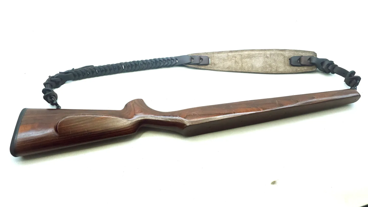 Rifle slings with spring effect
