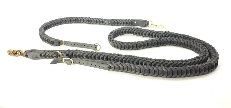 Shoulder leash in grey oiled leather with an unusual braid