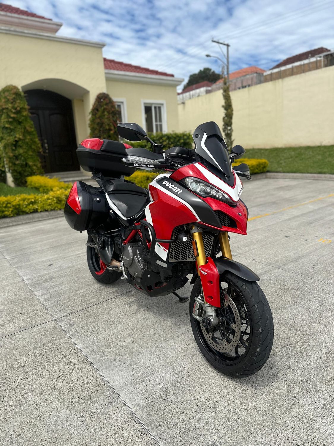 DUCATI MULTISTRADA MODELO 2018 DE AGENCIA