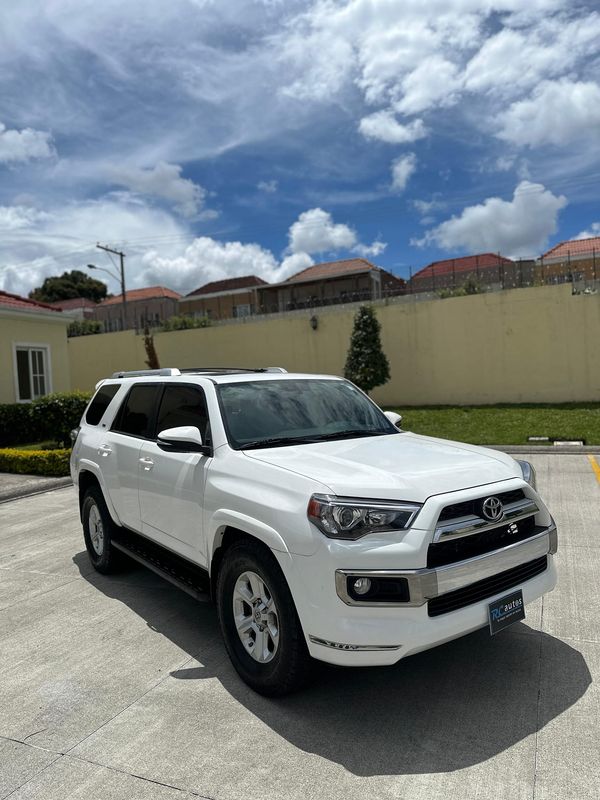 TOYOTA 4RUNNER SR5 MODELO 2016 AUTOMÁTICA