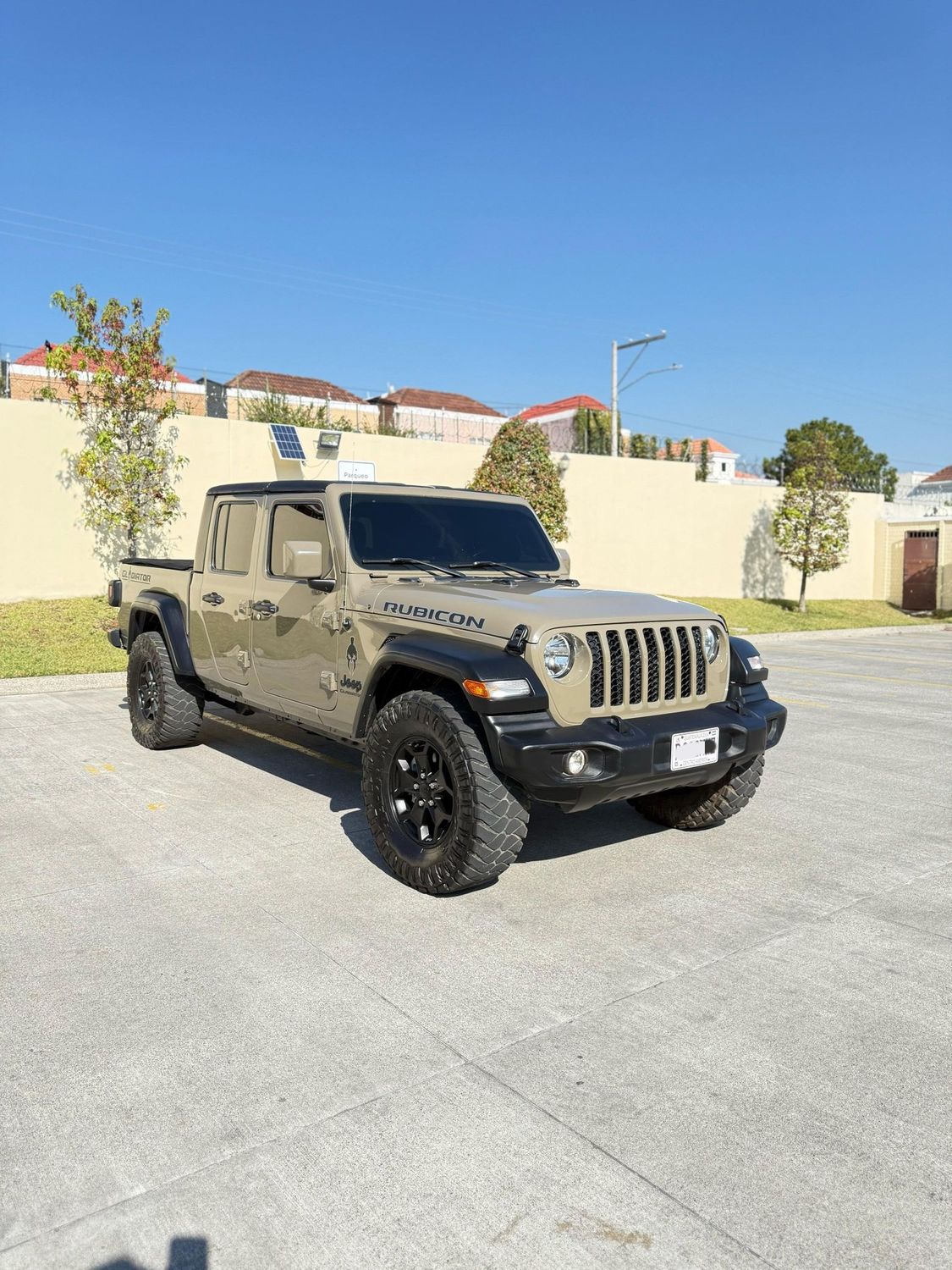 JEEP GLADIADOR 4x4 PALANCA AL PISO, MECÁNICO MODELO 2020