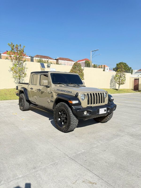 JEEP GLADIADOR 4x4 PALANCA AL PISO, MECÁNICO MODELO 2020