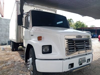 CAMION FURGÓN FREIGHTLINER FL70 MECÁNICO MODELO 1999