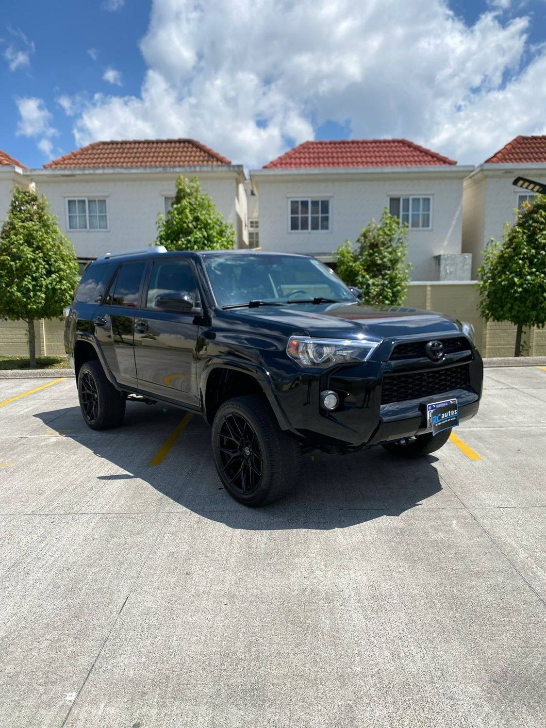 TOYOTA 4RUNNER SR5 4x4 MODELO 2015 AUTOMÁTICA DE 3 FILAS