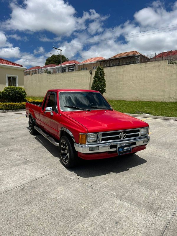 BONITO PICKUP TOYOTA 22r MODELO 1986 MECANICO DE 4 CILINDROS EXTRACAB