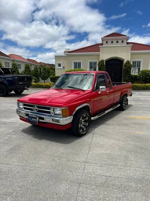 BONITO PICKUP TOYOTA 22r MODELO 1986 MECANICO DE 4 CILINDROS EXTRACAB