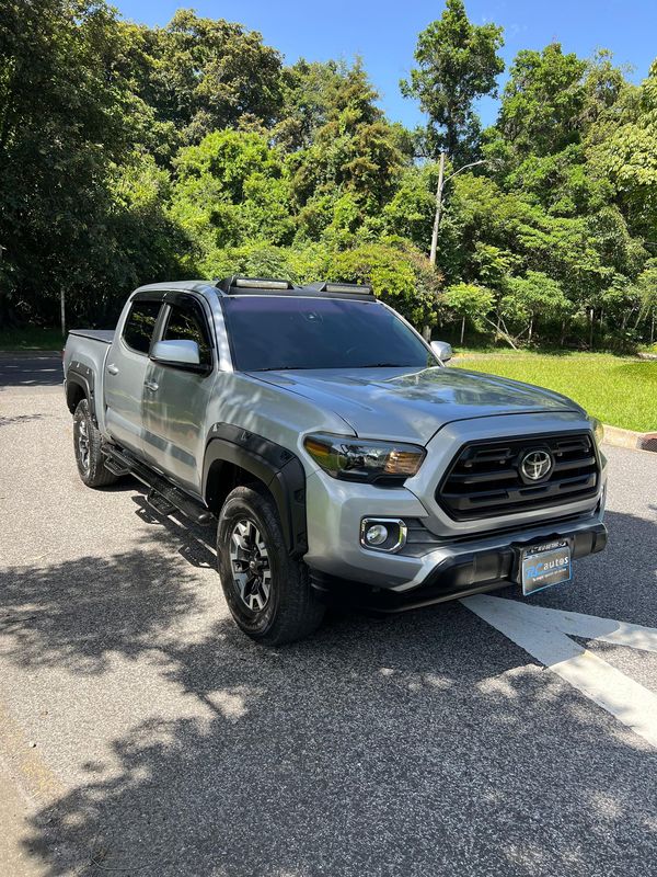 TOYOTA TACOMA SR5  2018 AUTOMÁTICO 4X2