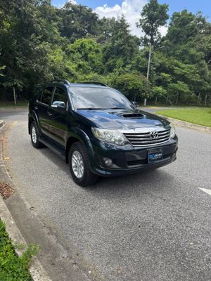 TOYOTA FORTUNER SRV 2013 DE TRES FILAS, MECANICA 4X4