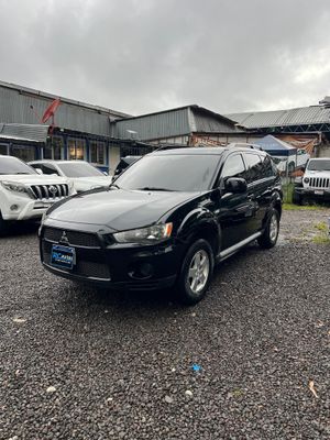 MITSUBISHI OUTLANDER ES MODELO 2011 DE 2 FILAS AUTOMÁTICA