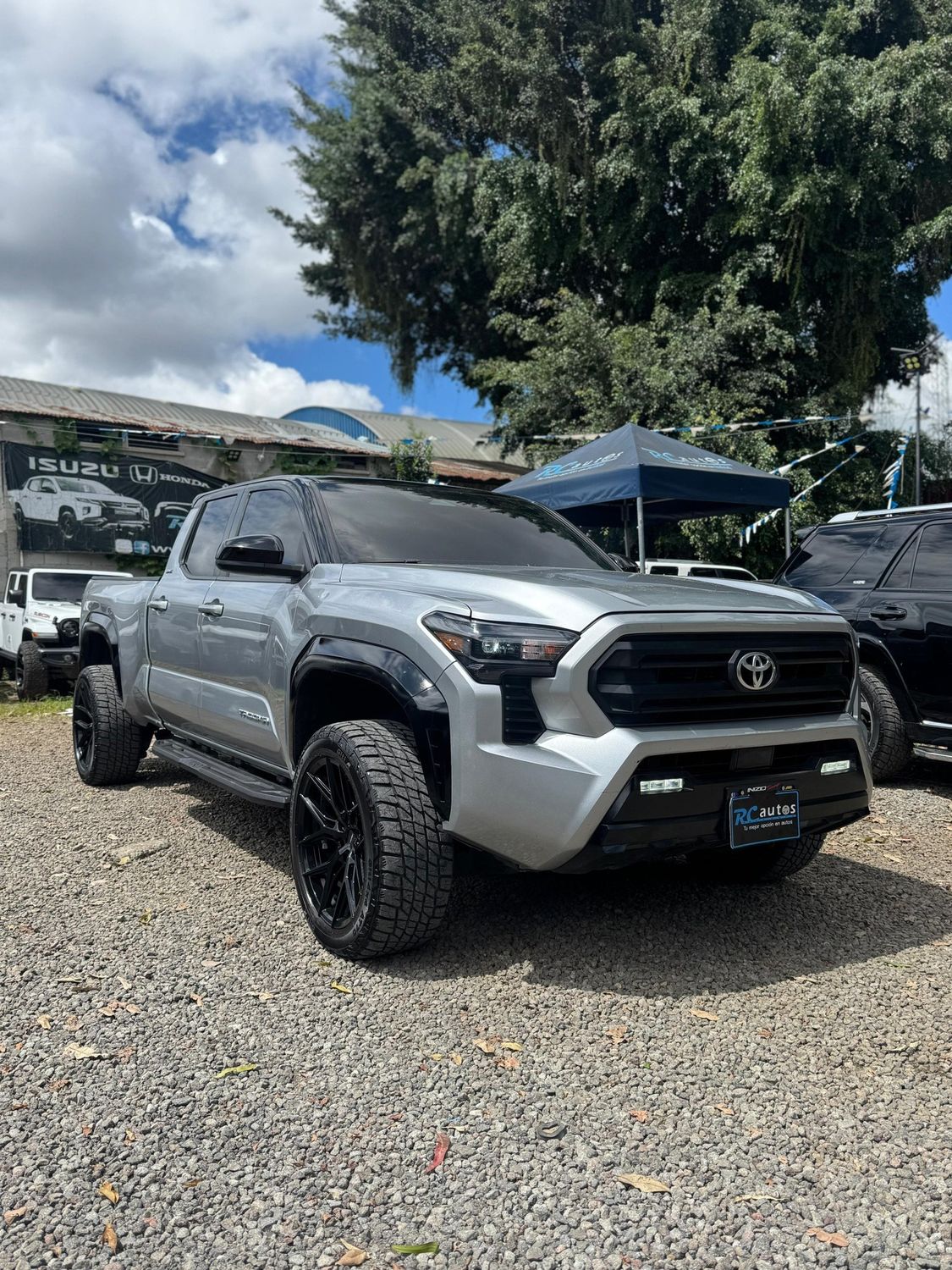 TOYOTA TACOMA SR5 2024 AUTOMÁTICO 4X4 DOBLE CABINA
