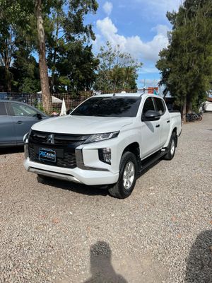 MITSUBISHI L200 GLS SPORTERO 4x4 MODELO 2024 AUTOMATICO DE AGENCIA