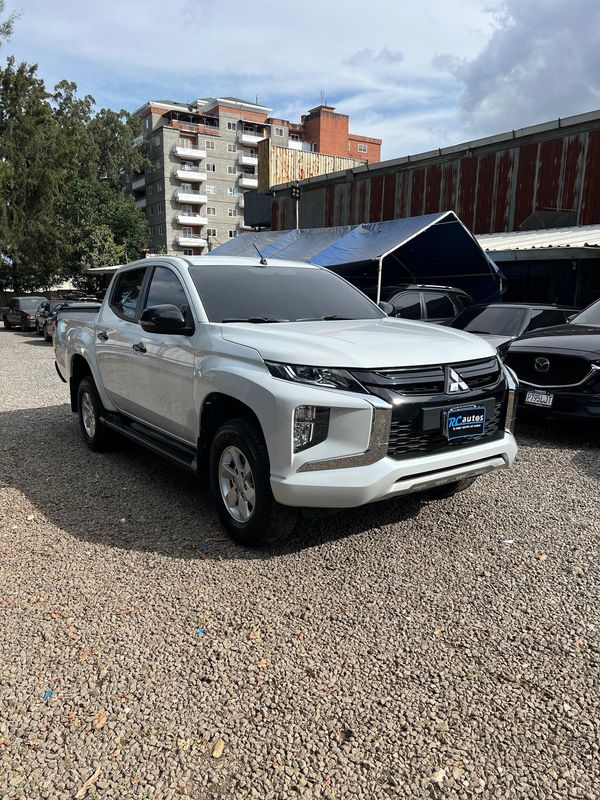 MITSUBISHI L200 GLS SPORTERO 4x4 MODELO 2024 AUTOMATICO DE AGENCIA