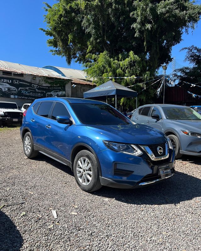 NISSAN XTRAIL MODELO 2019 AUTOMÁTICA DE AGENCIA FULL EQUIPO 3 FILAS